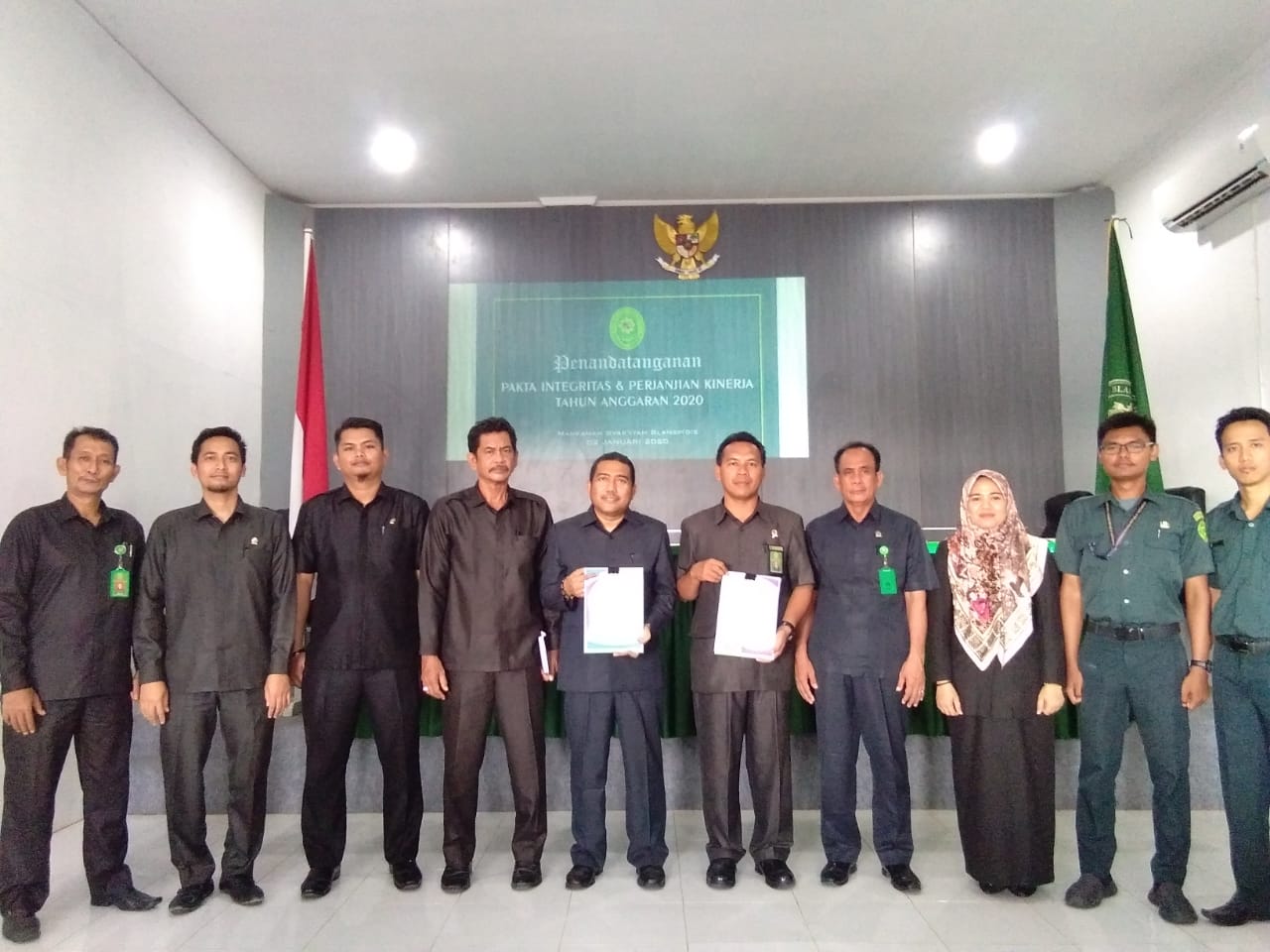 Foto bersama perjanjian kinerja 2020