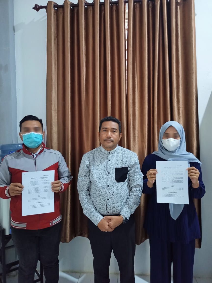 f8f7e9fb 303b 417b bdf7 87dddf7ae517 censored